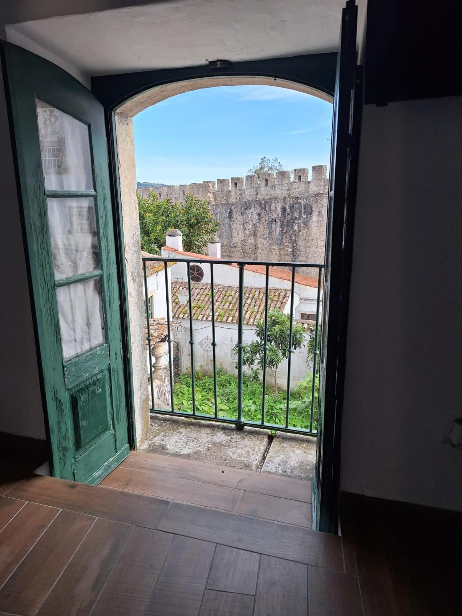 Lovin Book Guesthouse Obidos Exterior photo