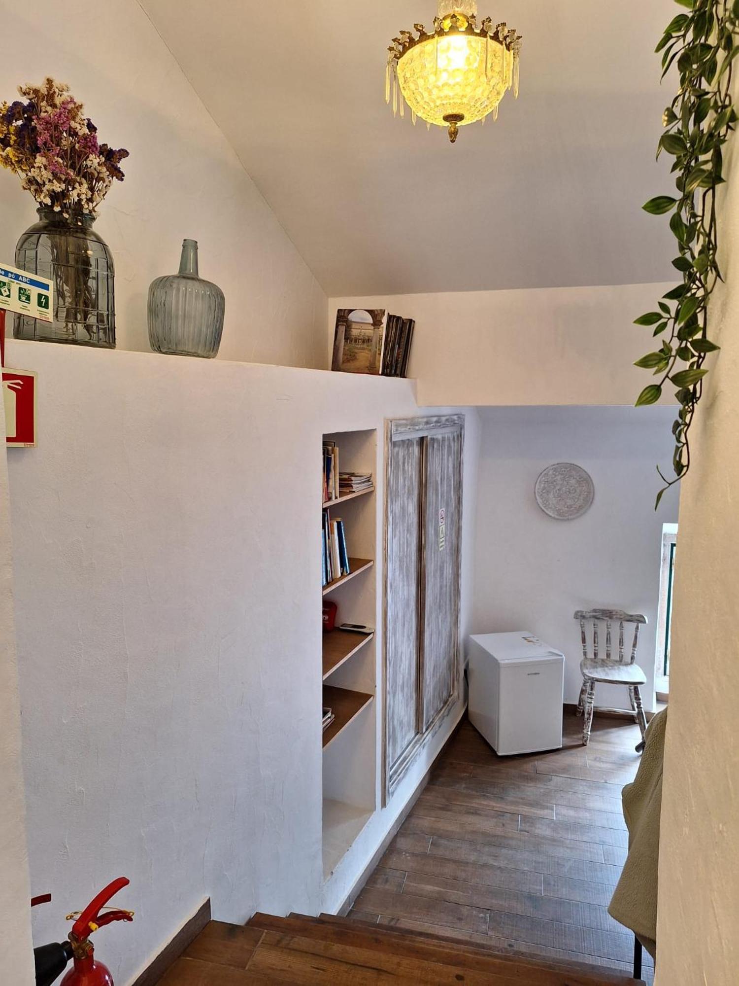 Lovin Book Guesthouse Obidos Exterior photo